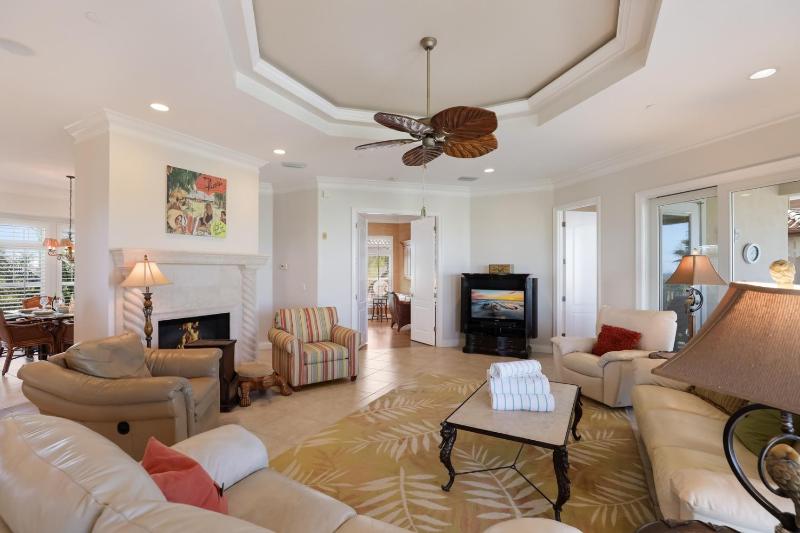 La Plage - Gulf Views! Heated Pool & Spa! Elevator by Anna Maria Life Vacation Rentals - image 16