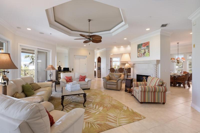 La Plage - Gulf Views! Heated Pool & Spa! Elevator by Anna Maria Life Vacation Rentals - image 5