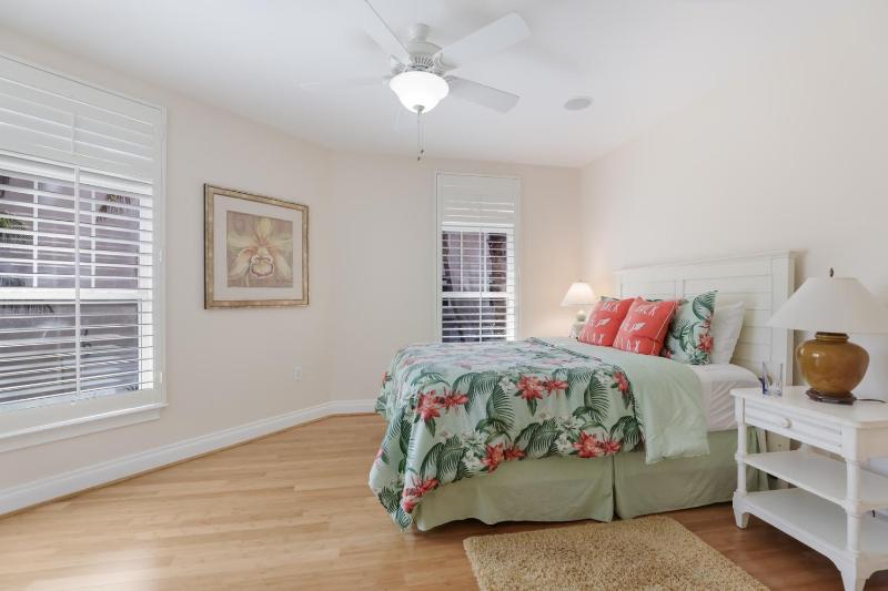 La Plage - Gulf Views! Heated Pool & Spa! Elevator by Anna Maria Life Vacation Rentals - image 20