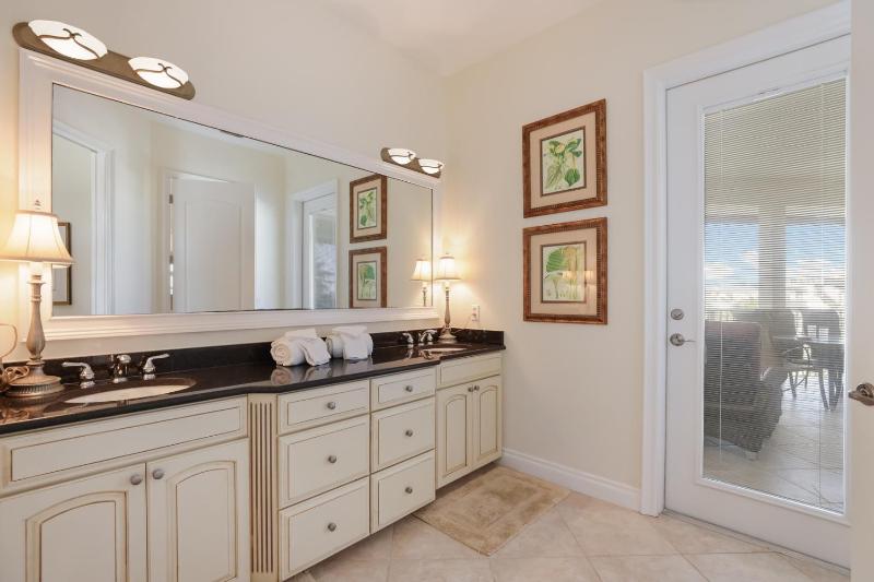 La Plage - Gulf Views! Heated Pool & Spa! Elevator by Anna Maria Life Vacation Rentals - image 26