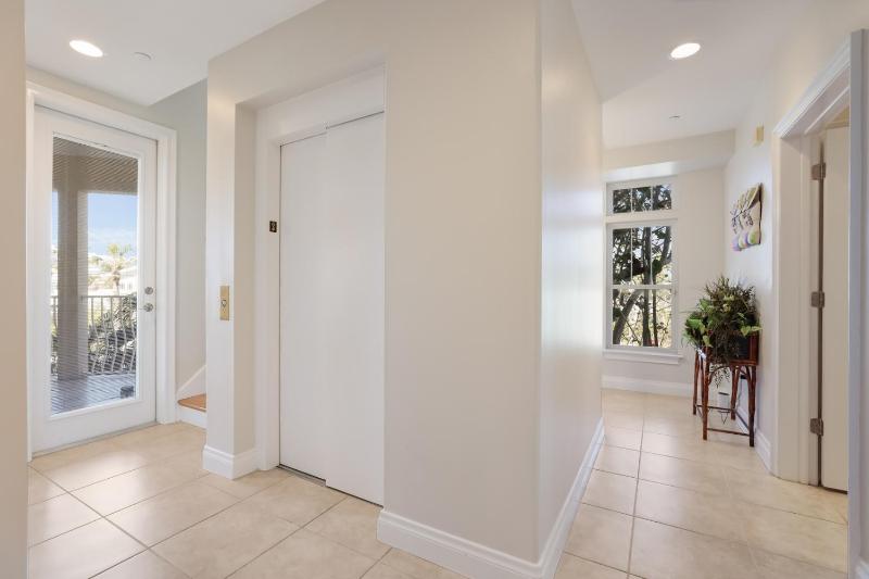 La Plage - Gulf Views! Heated Pool & Spa! Elevator by Anna Maria Life Vacation Rentals - image 9
