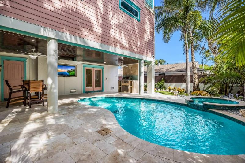 Lazy Loggerhead - Gulf Front! On the Beach! by Anna Maria Life Vacation Rentals - image 43
