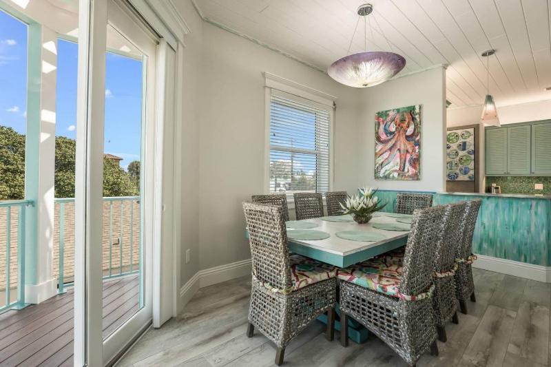 Lazy Loggerhead - Gulf Front! On the Beach! by Anna Maria Life Vacation Rentals - image 8