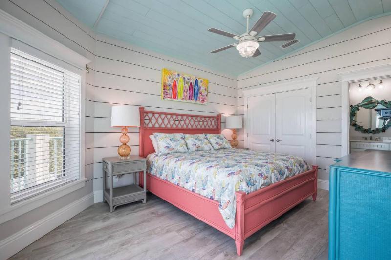 Lazy Loggerhead - Gulf Front! On the Beach! by Anna Maria Life Vacation Rentals - image 33