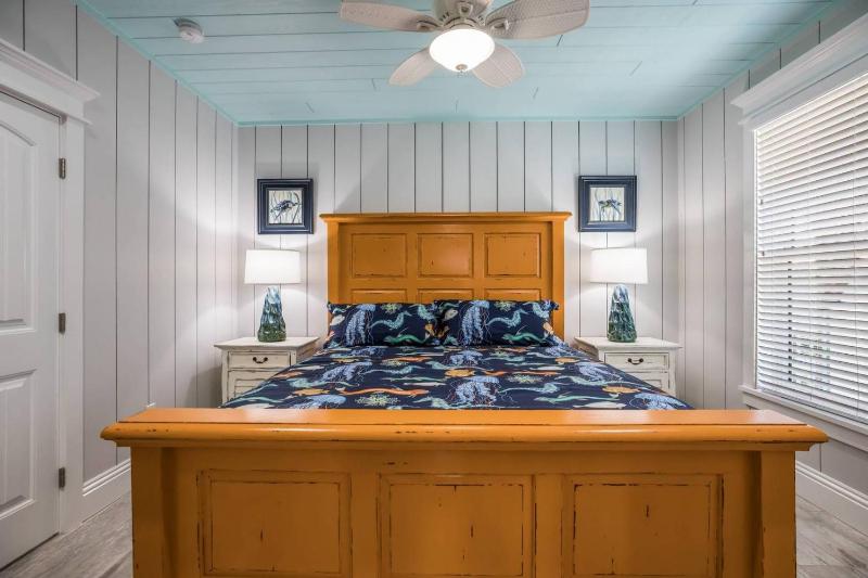 Lazy Loggerhead - Gulf Front! On the Beach! by Anna Maria Life Vacation Rentals - image 13