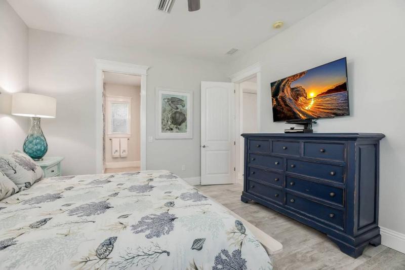 Lazy Loggerhead - Gulf Front! On the Beach! by Anna Maria Life Vacation Rentals - image 49