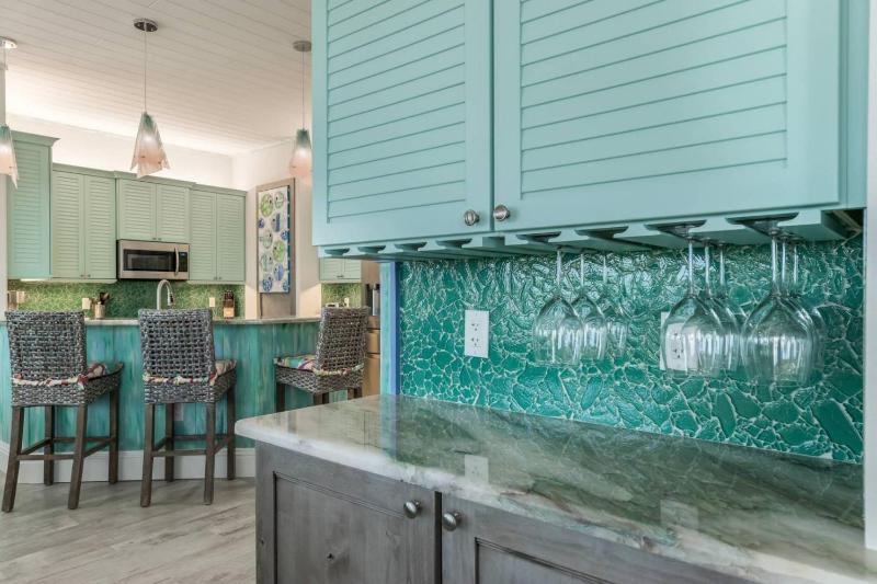 Lazy Loggerhead - Gulf Front! On the Beach! by Anna Maria Life Vacation Rentals - image 17