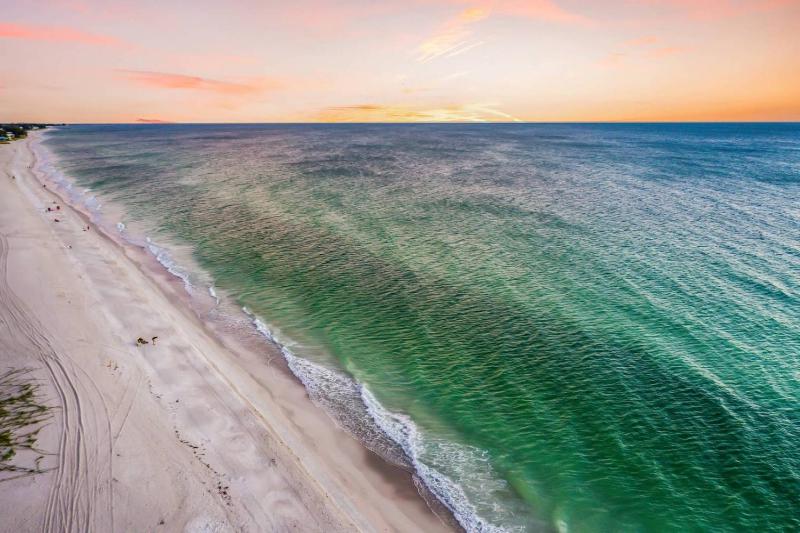 Lazy Loggerhead - Gulf Front! On the Beach! by Anna Maria Life Vacation Rentals - image 40