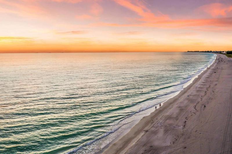 Lazy Loggerhead - Gulf Front! On the Beach! by Anna Maria Life Vacation Rentals - image 16