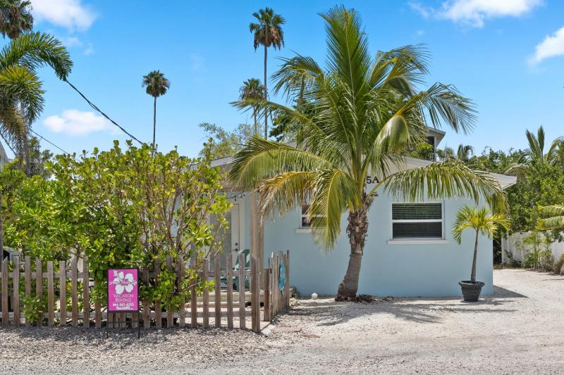 McBean Point - Dog Friendly! Walk to Bean Point! by Anna Maria Life Vacation Rentals - image 41