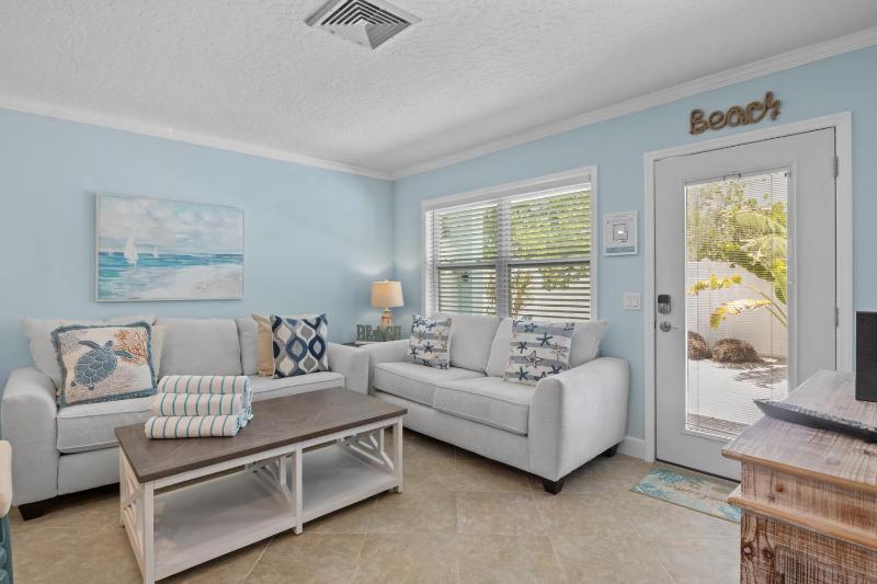 McBean Point - Dog Friendly! Walk to Bean Point! by Anna Maria Life Vacation Rentals - image 38