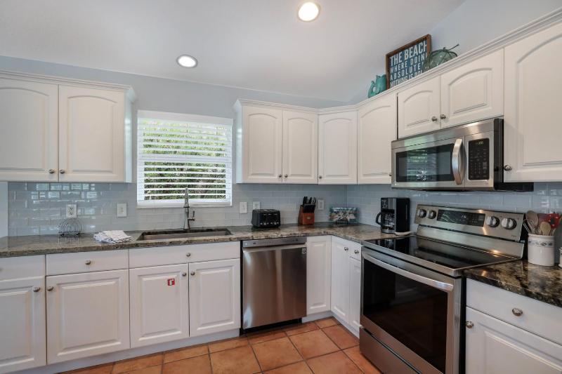 Meant to Be - 1 Block to Beach! North End! Pool & SpaLoaded Game Room by Anna Maria Life - image 24