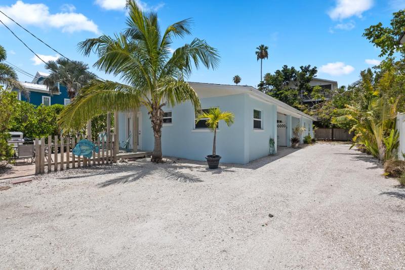 McBean Point - Dog Friendly! Walk to Bean Point! by Anna Maria Life Vacation Rentals - image 20