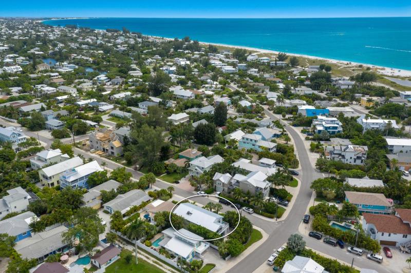 Meant to Be - 1 Block to Beach! North End! Pool & SpaLoaded Game Room by Anna Maria Life - image 5