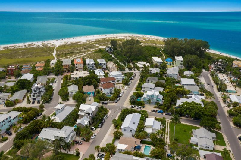 Meant to Be - 1 Block to Beach! North End! Pool & SpaLoaded Game Room by Anna Maria Life - image 18