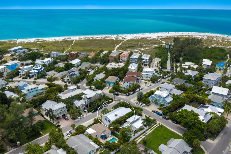 Meant to Be - 1 Block to Beach! North End! Pool & SpaLoaded Game Room by Anna Maria Life - image 9