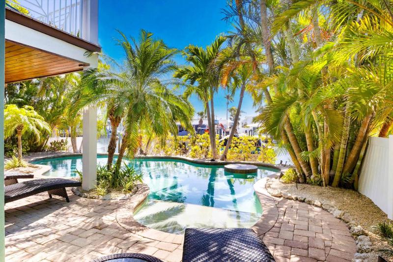 My Grand Floridian - Canal Front Dock Pool Games by Anna Maria Life Vacation Rentals - image 42