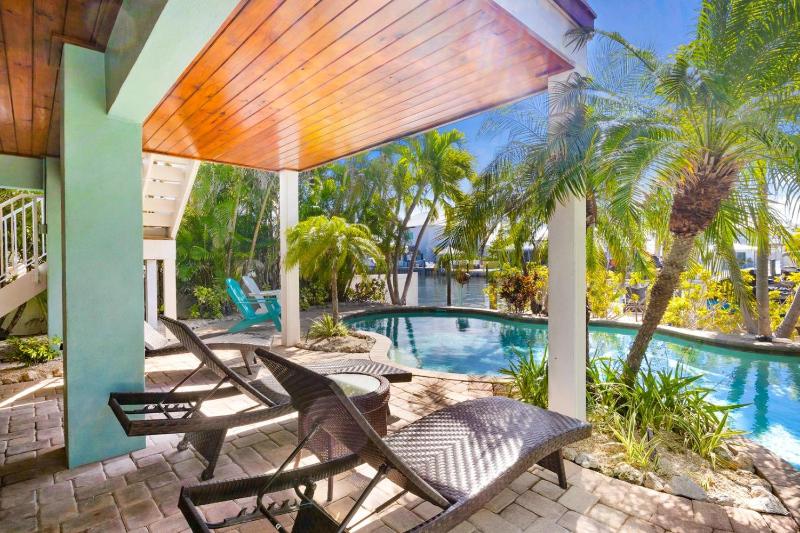 My Grand Floridian - Canal Front Dock Pool Games by Anna Maria Life Vacation Rentals - image 41