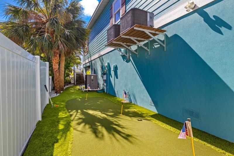 My Grand Floridian - Canal Front Dock Pool Games by Anna Maria Life Vacation Rentals - image 39