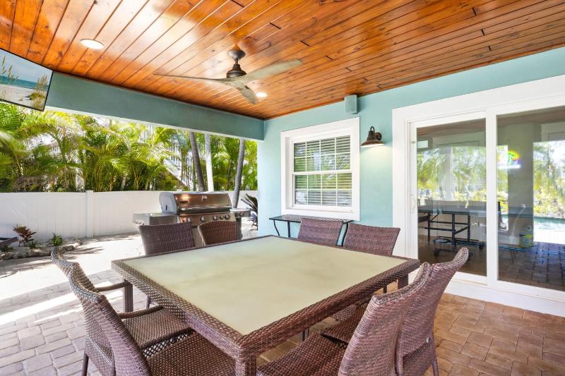 My Grand Floridian - Canal Front Dock Pool Games by Anna Maria Life Vacation Rentals - image 15