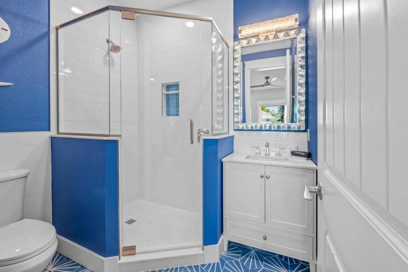 My Grand Floridian - Canal Front Dock Pool Games by Anna Maria Life Vacation Rentals - image 14