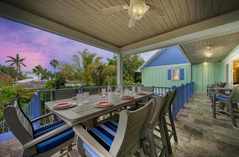 No R-Egrets - 1 Block to Beach! Pool Game Room by Anna Maria Life Vacation Rentals - image 38