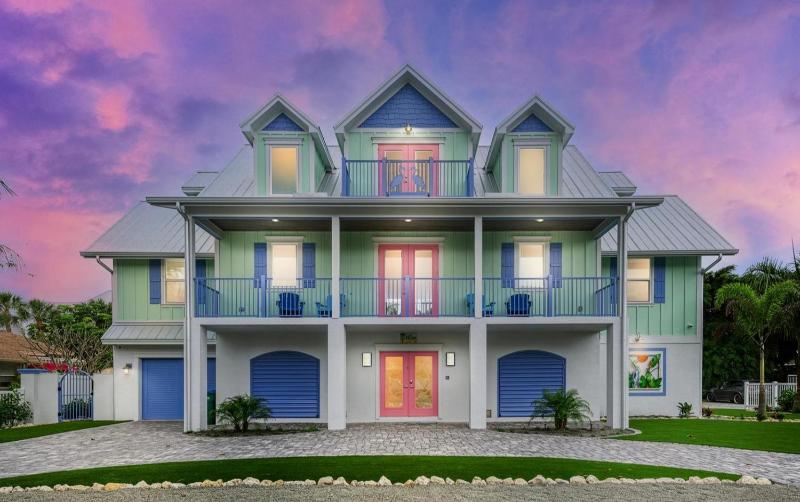No R-Egrets - 1 Block to Beach! Pool Game Room by Anna Maria Life Vacation Rentals - image 17