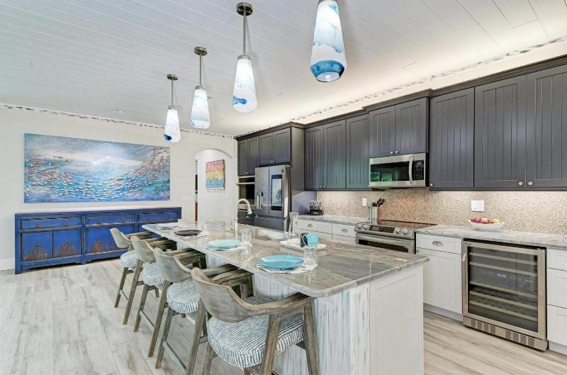 No R-Egrets - 1 Block to Beach! Pool Game Room by Anna Maria Life Vacation Rentals - image 19