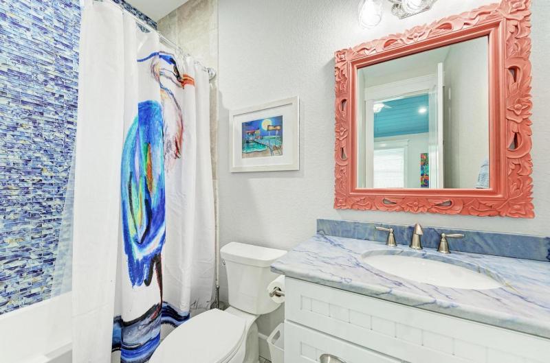No R-Egrets - 1 Block to Beach! Pool Game Room by Anna Maria Life Vacation Rentals - image 20