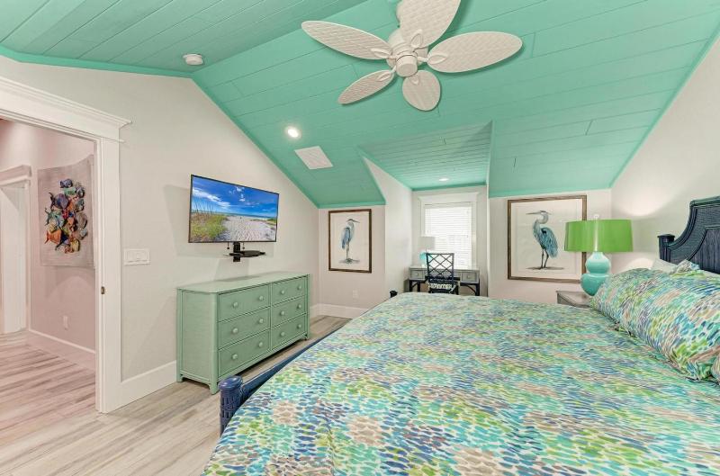 No R-Egrets - 1 Block to Beach! Pool Game Room by Anna Maria Life Vacation Rentals - image 47