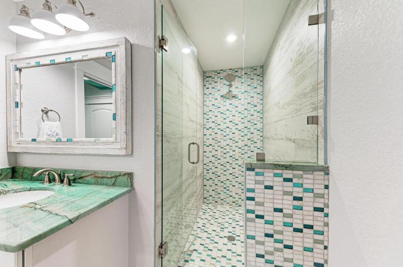 No R-Egrets - 1 Block to Beach! Pool Game Room by Anna Maria Life Vacation Rentals - image 11