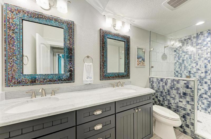 No R-Egrets - 1 Block to Beach! Pool Game Room by Anna Maria Life Vacation Rentals - image 42