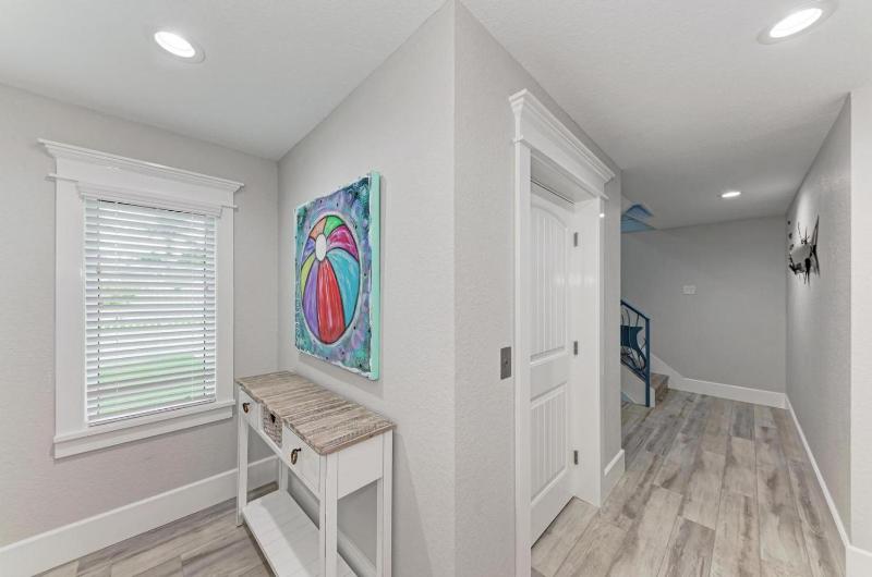 No R-Egrets - 1 Block to Beach! Pool Game Room by Anna Maria Life Vacation Rentals - image 44