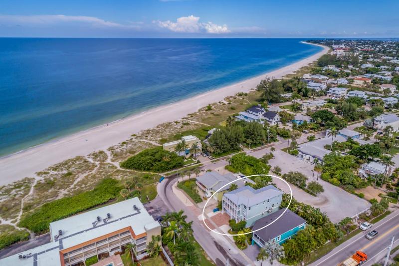 Oceanside Oasis - 50 Steps to Beach! Gulf Views! Pool Spa by Anna Maria Life Vacation Rentals - image 10