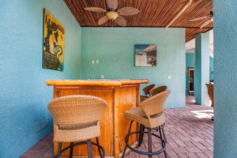 Oceanside Oasis - 50 Steps to Beach! Gulf Views! Pool Spa by Anna Maria Life Vacation Rentals - image 31