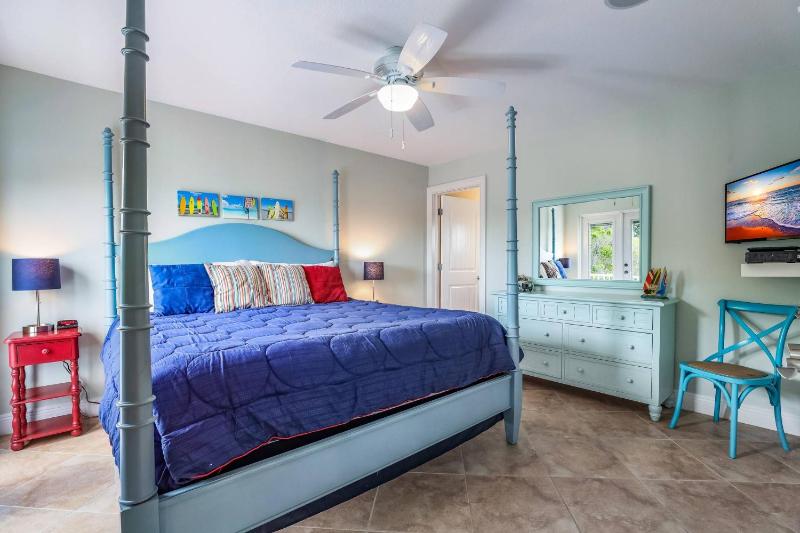 Oceanside Oasis - 50 Steps to Beach! Gulf Views! Pool Spa by Anna Maria Life Vacation Rentals - image 42
