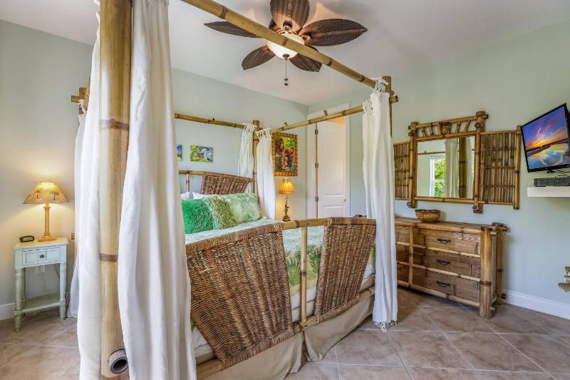 Oceanside Oasis - 50 Steps to Beach! Gulf Views! Pool Spa by Anna Maria Life Vacation Rentals - image 27