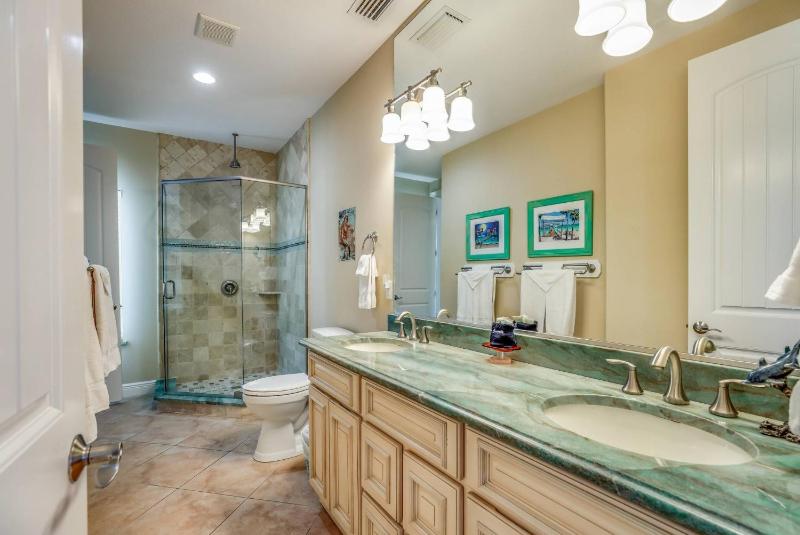 Oceanside Oasis - 50 Steps to Beach! Gulf Views! Pool Spa by Anna Maria Life Vacation Rentals - image 14