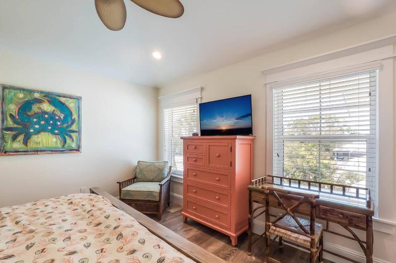 Pineapple Cay - Pool & Spa by Anna Maria Life Vacation Rentals - image 7