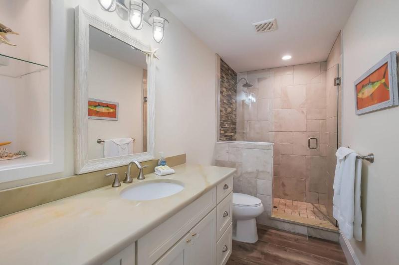 Pineapple Cay - Pool & Spa by Anna Maria Life Vacation Rentals - image 29