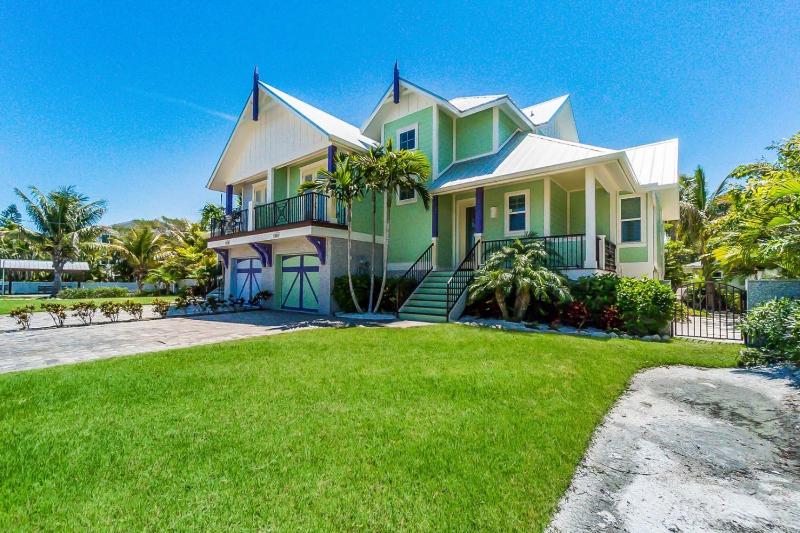 Pineapple Cay - Pool & Spa by Anna Maria Life Vacation Rentals - image 3