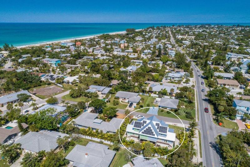 Pineapple Cay - Pool & Spa by Anna Maria Life Vacation Rentals - image 9