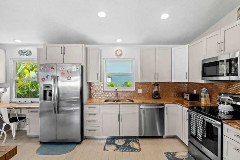 Rainbow Reef - Close to Bean Point Pool Game Room by Anna Maria Life Vacation Rentals - image 20