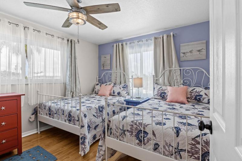 Rainbow Reef - Close to Bean Point Pool Game Room by Anna Maria Life Vacation Rentals - image 14