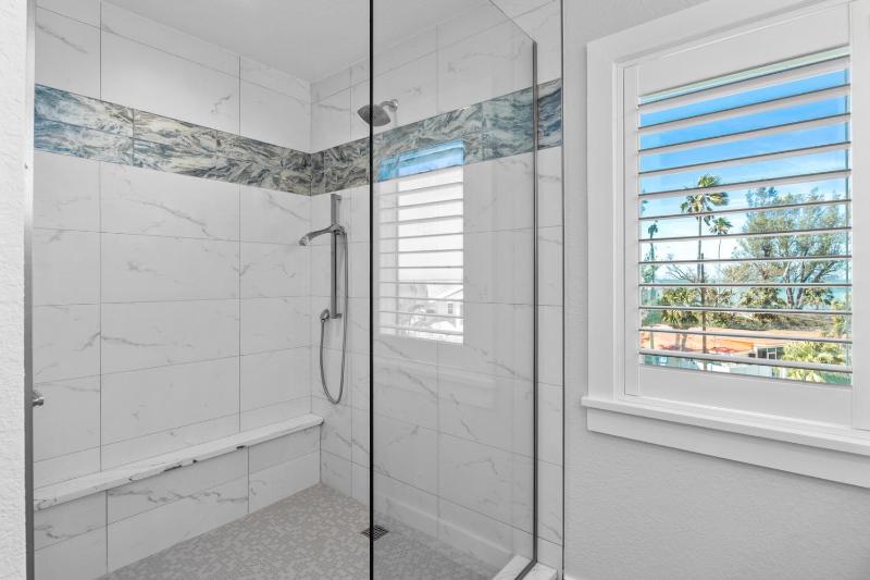 Salt Dreams - 1 Block to Beach! Pool Spa Games Rooftop Deck by Anna Maria Life Vacation Rentals - image 30