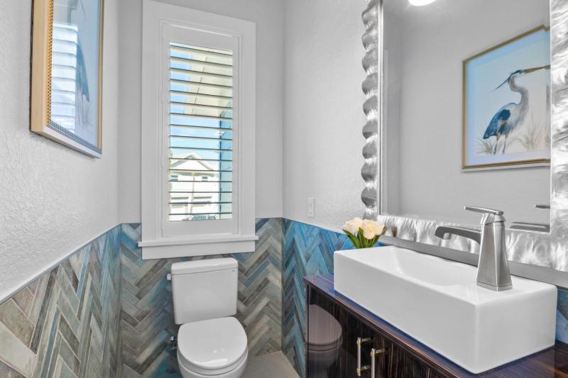 Salt Dreams - 1 Block to Beach! Pool Spa Games Rooftop Deck by Anna Maria Life Vacation Rentals - image 20