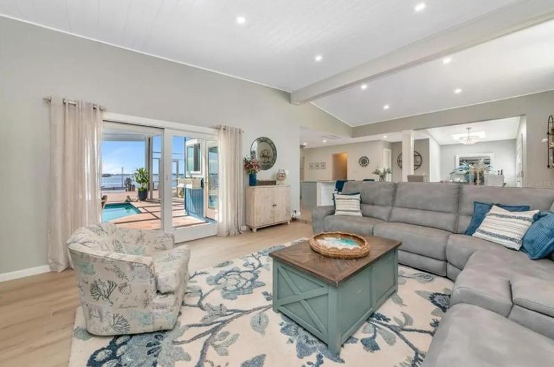 Salt & Soul - Bayfront Boat Dock Large Pool Spa by Anna Maria Life Vacation Rentals - image 16