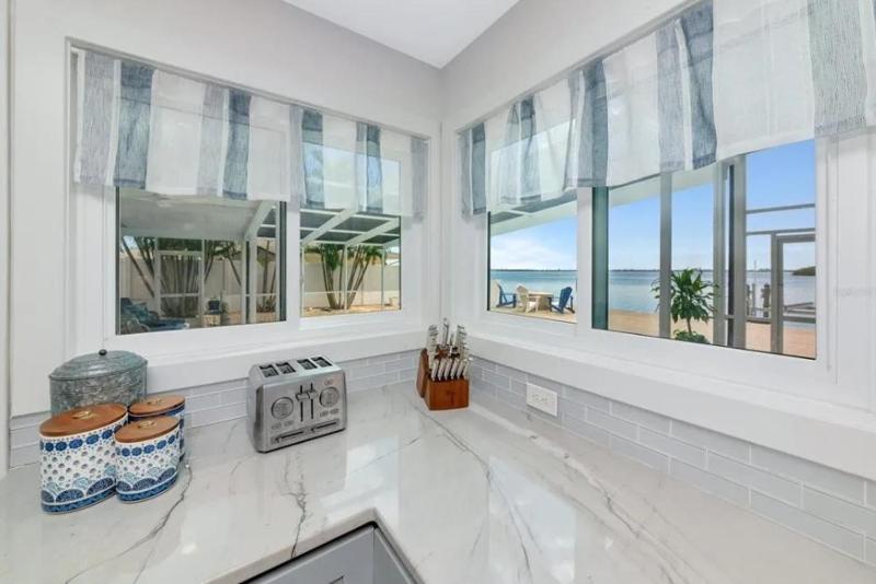 Salt & Soul - Bayfront Boat Dock Large Pool Spa by Anna Maria Life Vacation Rentals - image 13