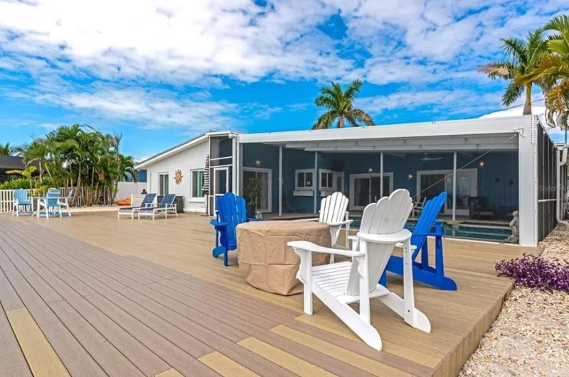 Salt & Soul - Bayfront Boat Dock Large Pool Spa by Anna Maria Life Vacation Rentals - image 6