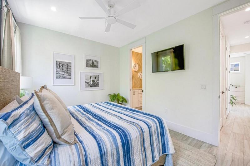 Sentimental Sunset - Pool & Spa Near Bean Point & Pine! by Anna Maria Life Vacation Rentals - image 20